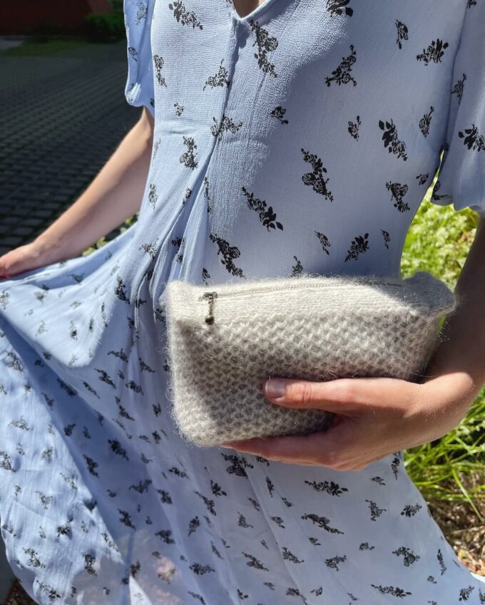 PetiteKnit I Honey Clutch
