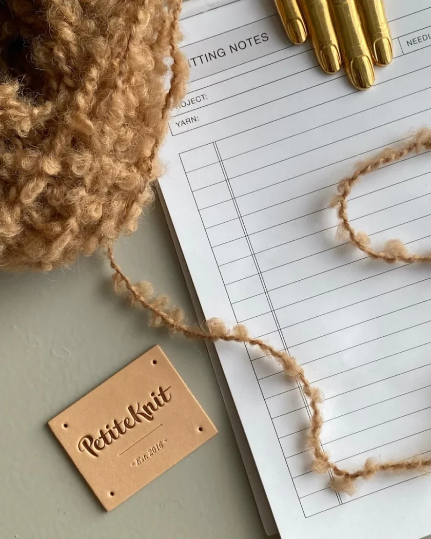 PetiteKnit I Leder Label – Bild 2