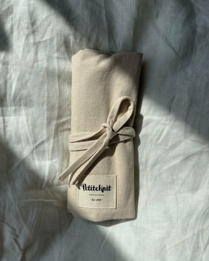 Petiteknit I Knitter`s Needle Case für Nadelspiele