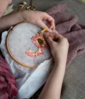 Laine Magazine I Embroidery on Knits – Bild 3