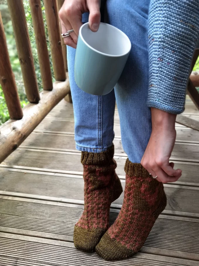 LITLG I ISSUE 7 Into the Hills Cabin Living