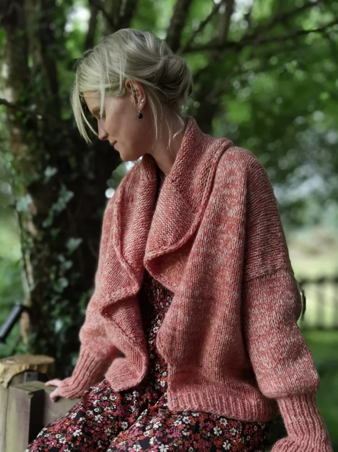 LITLG I ISSUE 7 Into the Hills Cabin Living