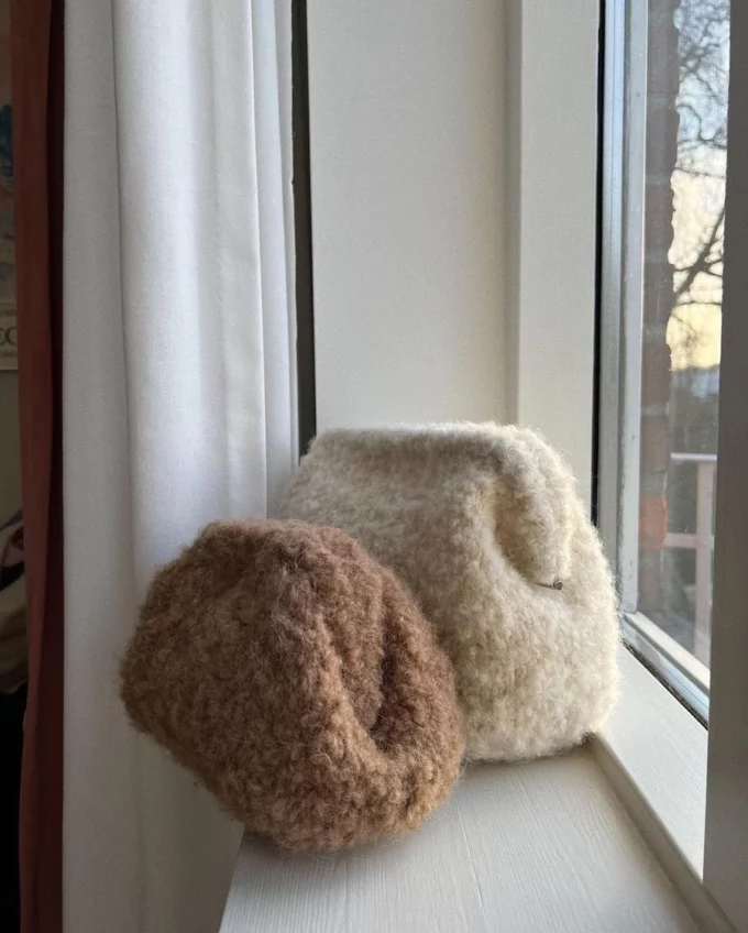 PetiteKnit I Teddy Clutch