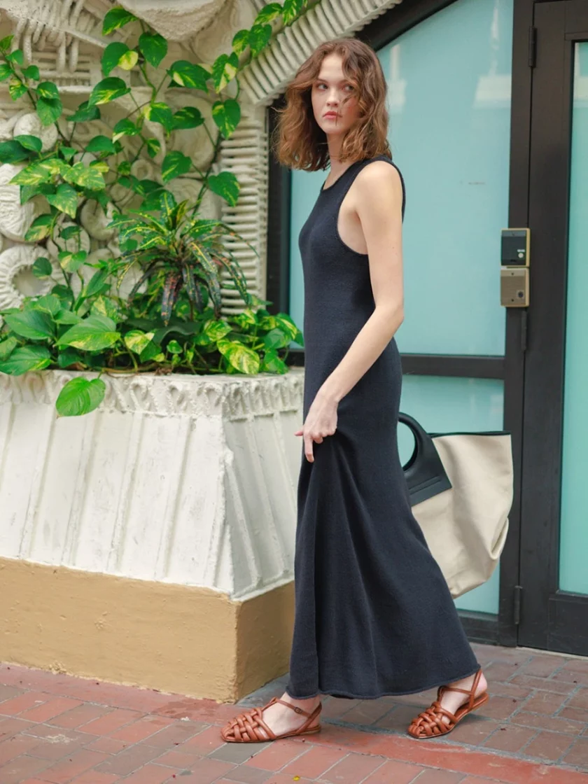 Sandnes Garn I Sia Dress (2404-3) – Bild 3