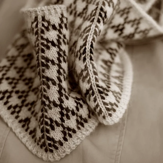 Anne Ventzel I Spotty Neck Warmer