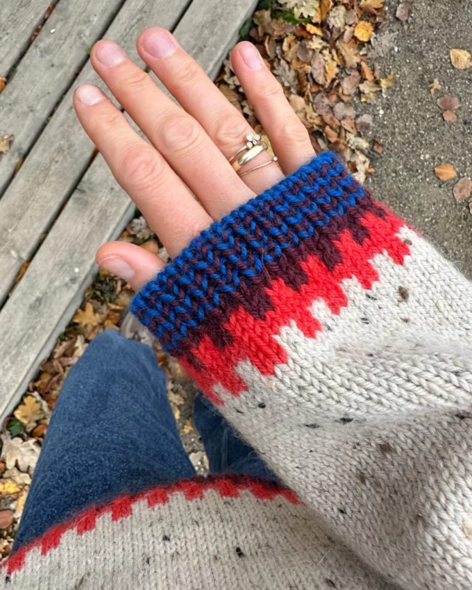 PetiteKnit I Cross Sweater