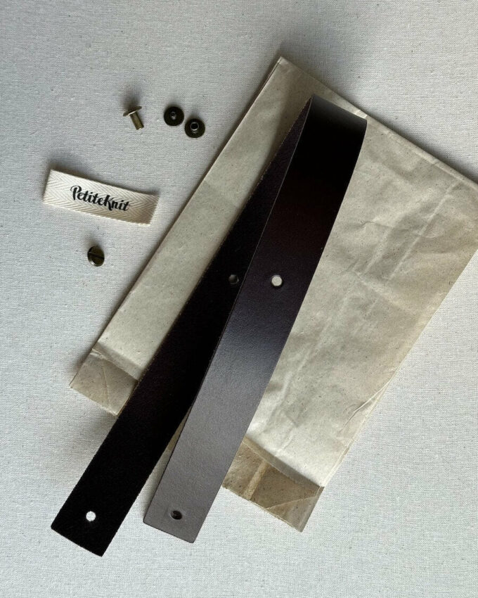 PetiteKnit I Lederriemen