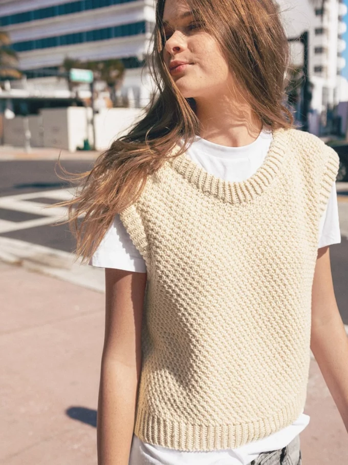 Sandnes Garn I  Rose Top (2504-01)