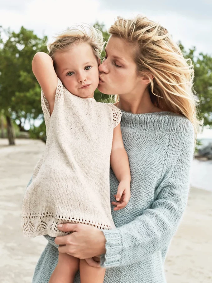 Sandnes Garn I Kinder Kleid mit Lochmuster (1705-2)