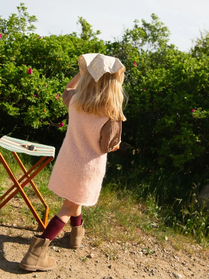 Sandnes Garn I Meadow Dress Junior 2506-1