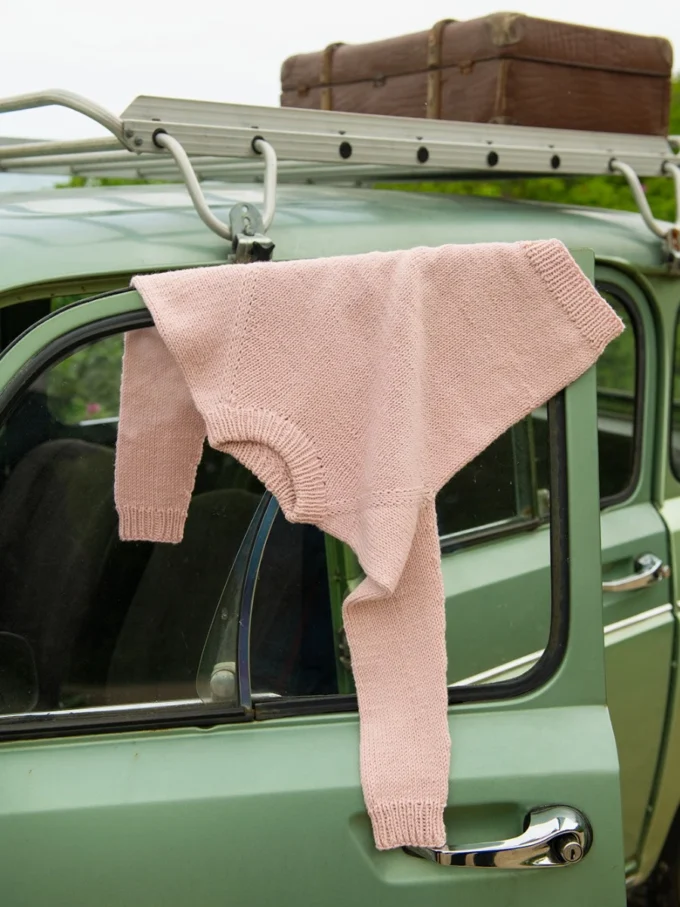 Sandnes Garn I Tiro Sweater Junior 2506-4b