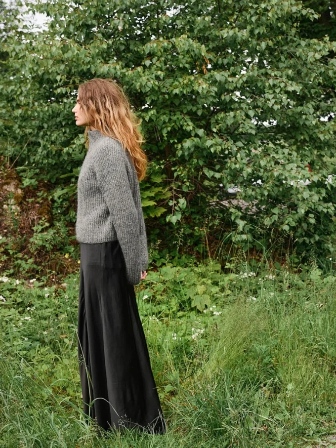 Sandnes Garn I Tia Zipper Sweater 2507- 10