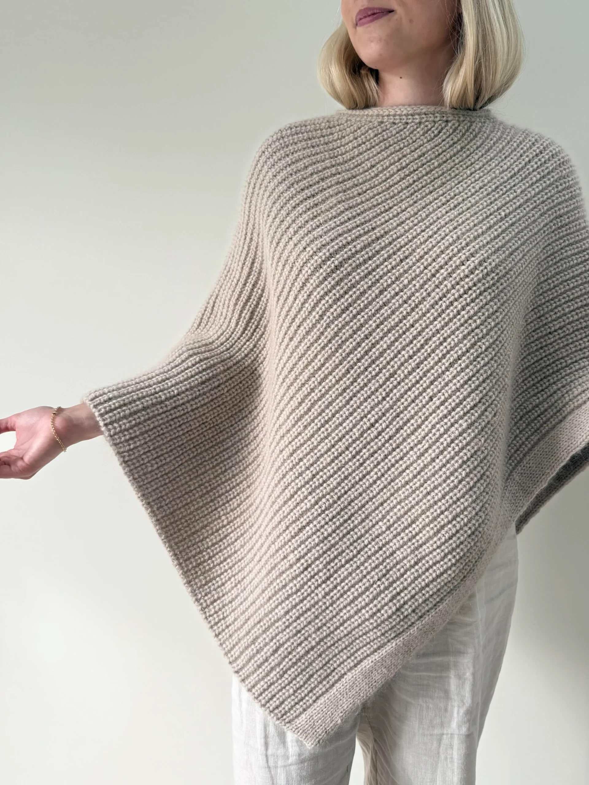 NORgardknitters I My Flow Poncho – Bild 2