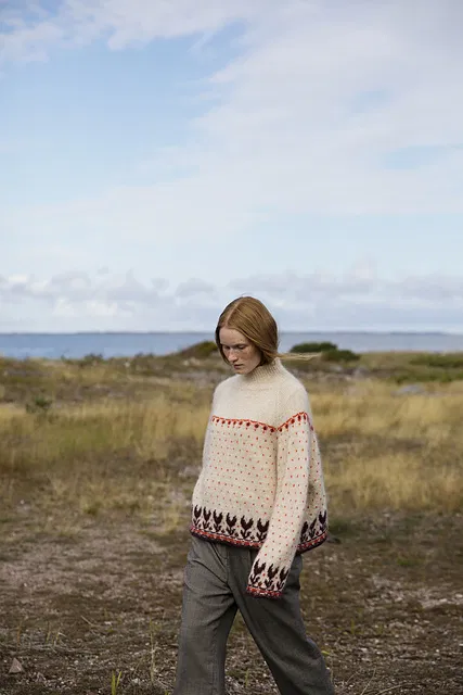 Otherloops I Flower Loop Sweater – Bild 5