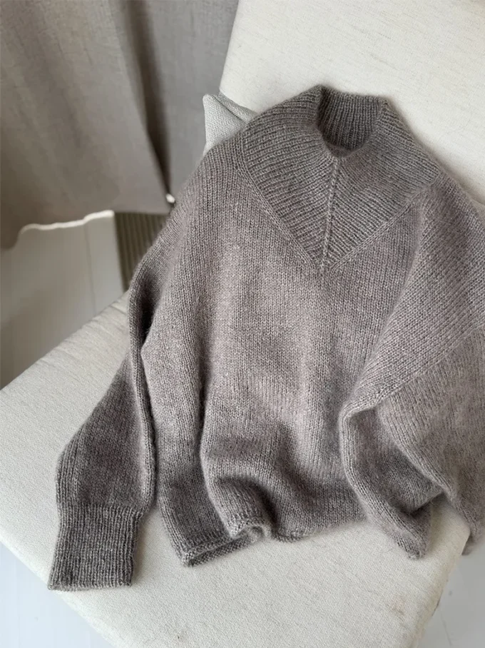 Otherloops I High V Loop Sweater