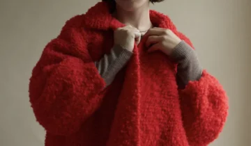 Eine Strickjacke kommt selten allein