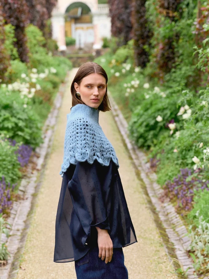 Sandnes Garn I Flowerfield Poncho 2606-15