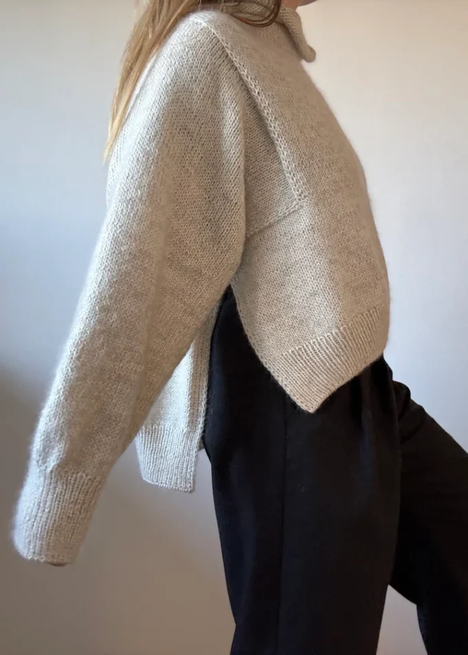 Aegyoknit I Volare Cape Sweater - YAK