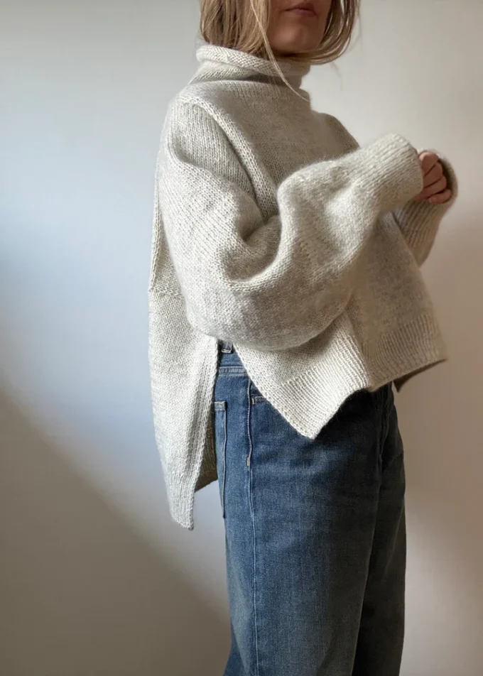 Aegyoknit I Volare Cape Sweater - YAK