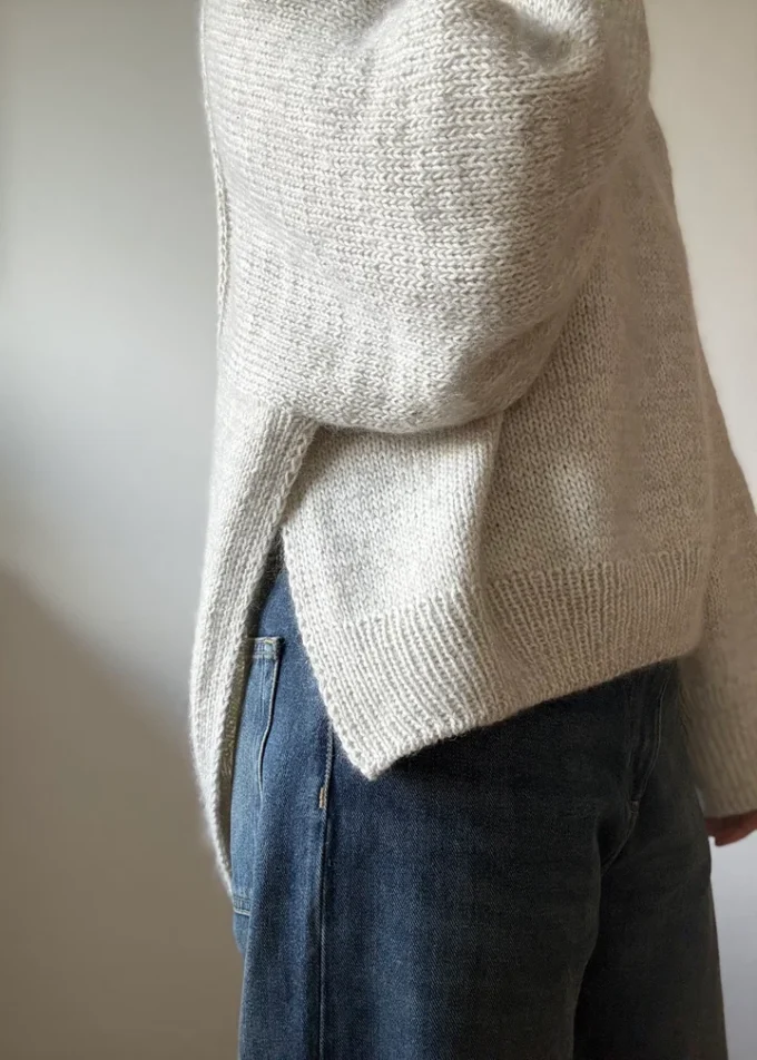 Aegyoknit I Volare Cape Sweater - YAK