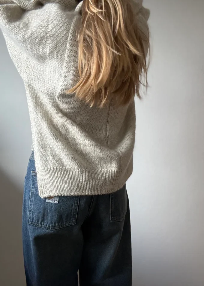 Aegyoknit I Volare Cape Sweater - YAK