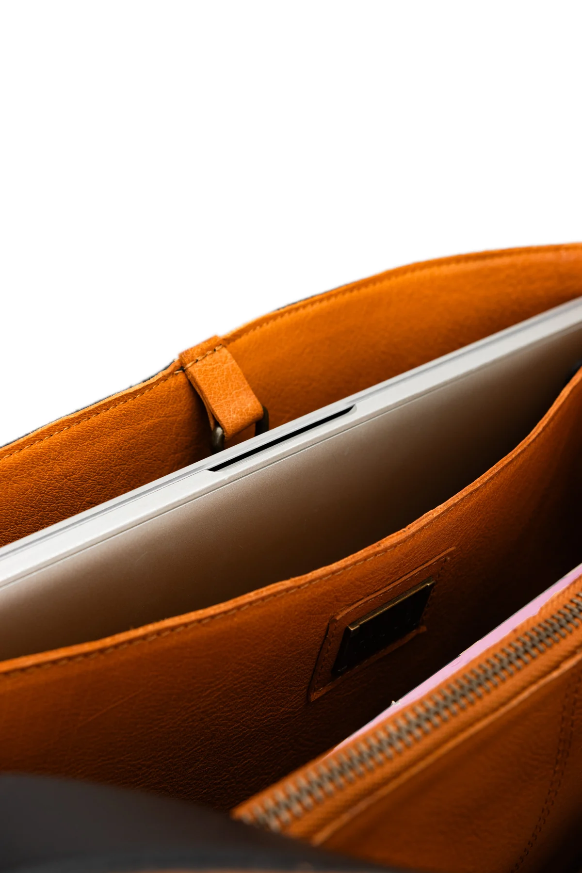 Muud Living│Jade Schultertasche – Bild 7